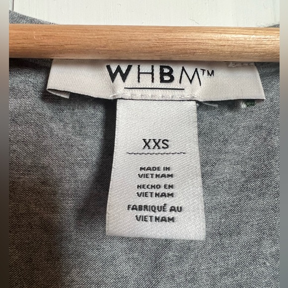 WHBM V-neck Foundation Tee - Picture 4 of 4